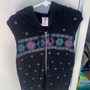 Black sleeveless hoodie